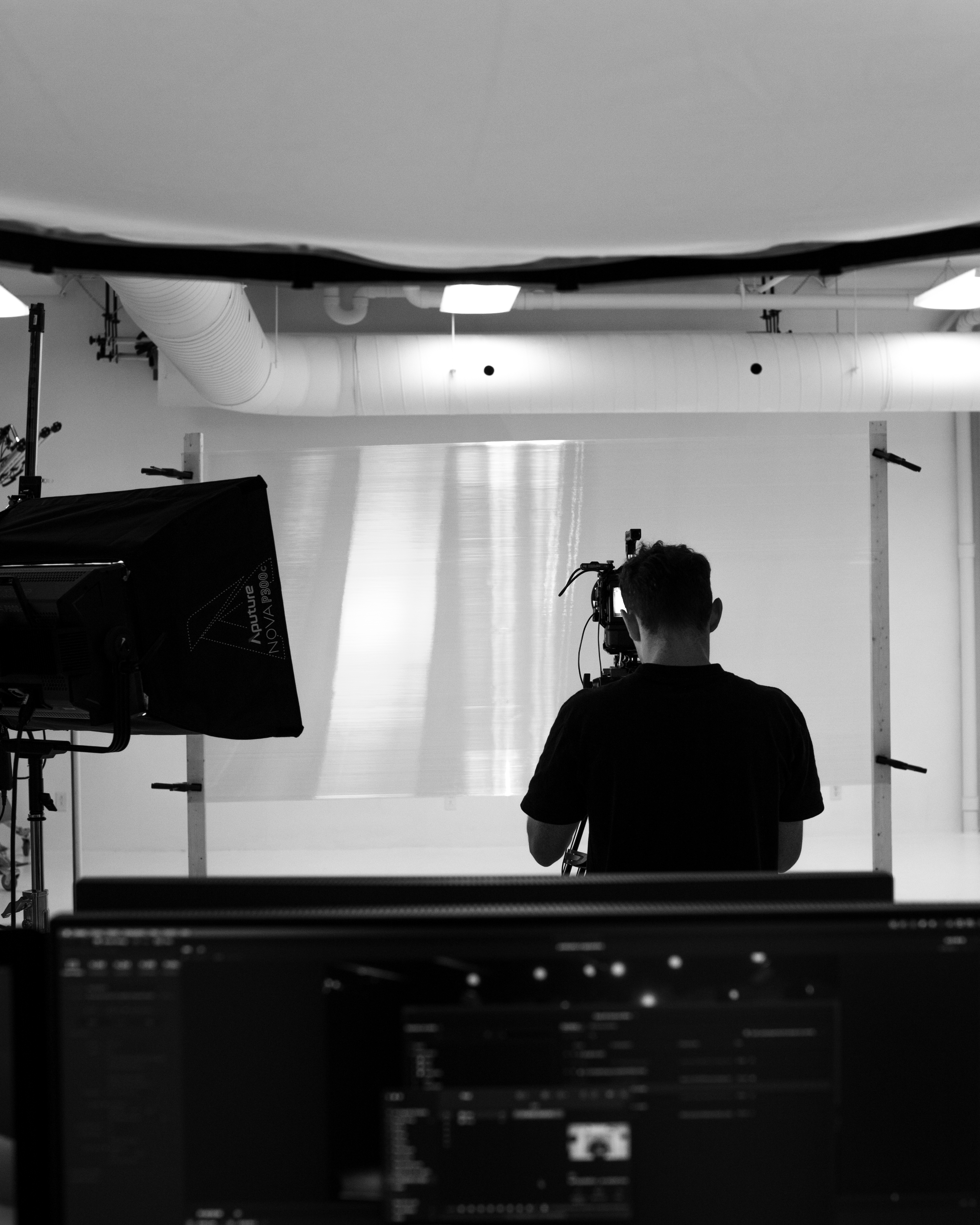 Behind4